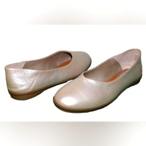 LATIGO Natalia 7.5 US Women's Champagne Leather Collapsible-Heel Flats Mule Mint